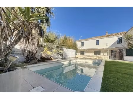 redessan  maison de village sur 380m² de terrain  130m²  3 chs  piscine
