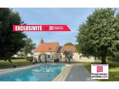 exclusivité- longère avec beaucoup de cachet avec piscine et parc arboré de 5585 m² proche