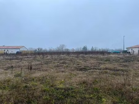 terrain constructible viabilisé à vendre