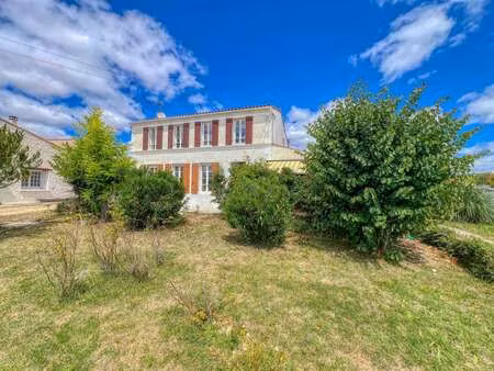 vente maison à saujon (17600) : à vendre / 208m² saujon
