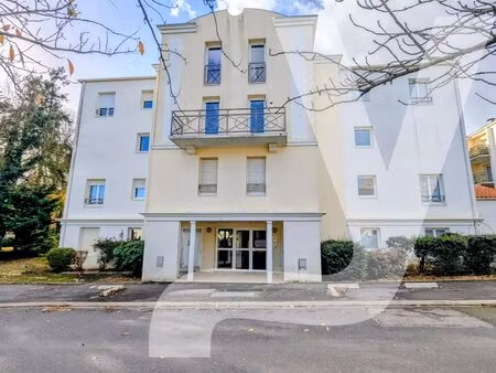 appartement t2 50 m² au pied de la chézine avec cave et box fermé.