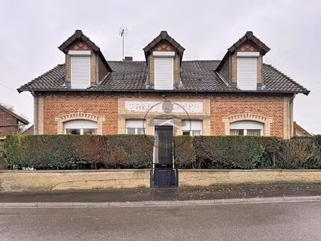 maison individuelle avec jardin  dépendances