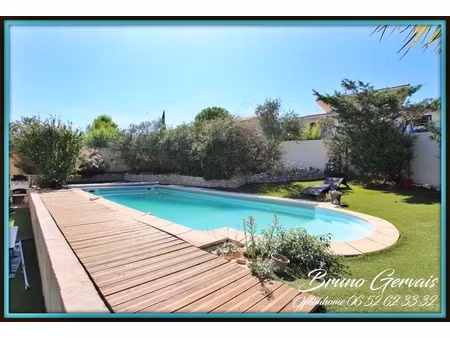charmante villa de 140m2 avec grand séjour  studio indépendant et piscine proche étang et 