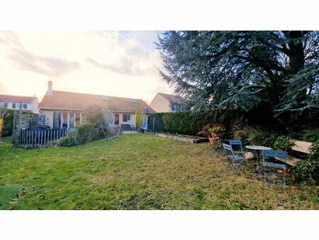 maison plain pied . la bretonnière . voisins-le-bretonneux