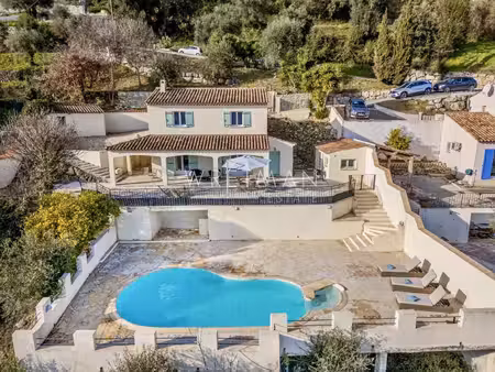 villa provençale avec vue dégagée - le broc