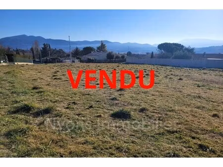 achat terrain 630m² nyons 26110
