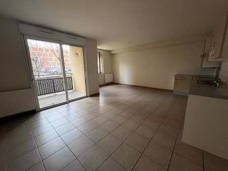 location appartement 3 pièces 64m² albi 81000