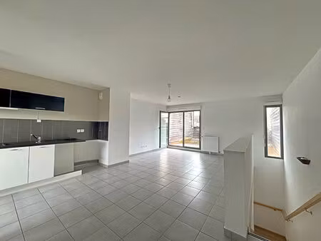 location appartement 3 pièces 65m²