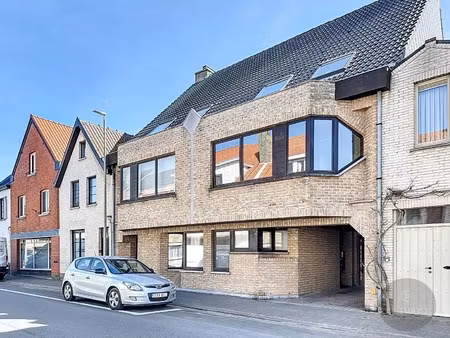 appartement te huur in knokke-heist met 3 slaapkamers