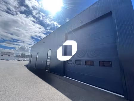 a louer  batiment neuf + terrain de 500 m²