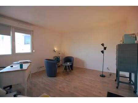 location appartement 1 pièces 28 m2 à plaisir