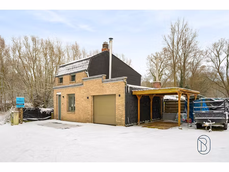 huis te koop in lessen met 2 slaapkamers