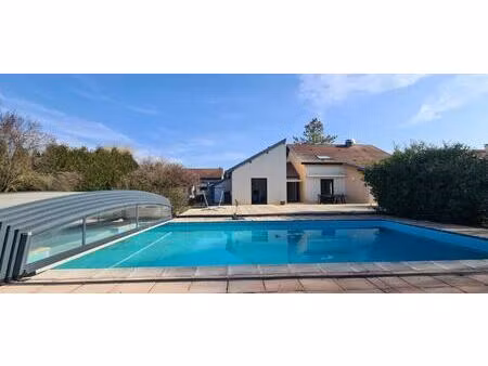 proche suisse/ allemagne villa d'architecte avec piscine sur grand terrain arboré