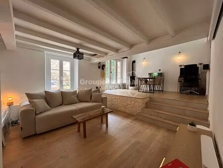 appartement de type t1 bis avec extérieur et place de stationnement privative -...