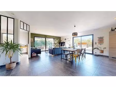 maison taillades 5 pièce(s) 121m2 garage et piscine