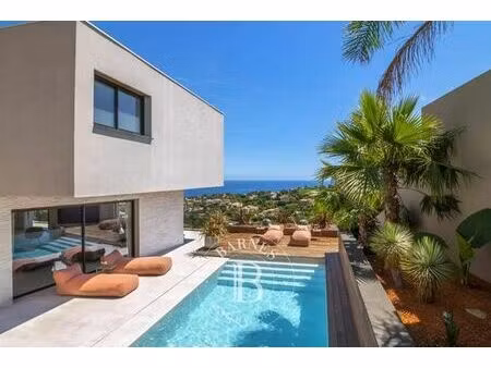 villa de 4 chambres de luxe en location saint-aygulf  france