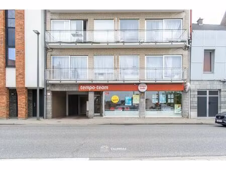 commercieel gelegen gelijkvloerse kantoor- of handelsruimte