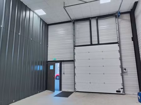 local de 80 m² de stockage à louer pour 800 euros/mois ht-hc à deyme