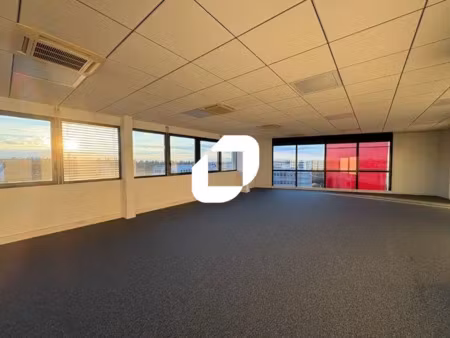 location bureau saint priest 69800