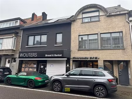 commercieel te koop in schelle met 4 slaapkamers