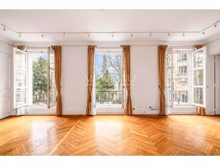 paris xvie trocadéro - vue tour eiffel appartement familial et de réception 4 chambres