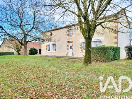 vente maison à pouzauges (85700) : à vendre / 156m² pouzauges