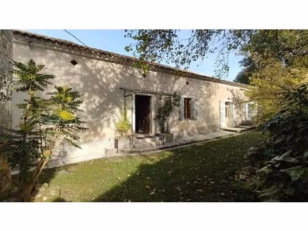ancien corps de ferme partiellement rénové  au cœur de 6 hectares de prairies  sans...