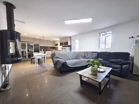 vente maison 6 pièces 208 m² à miramas (13140)  459 900 €