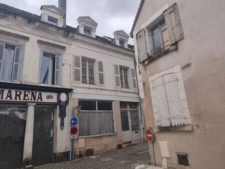 bien de caractère en plein centre-ville
