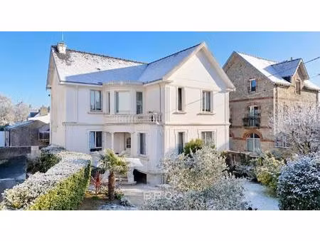 palazzino - 130m2 - 3 chambres - terrain 350m2 - vannes à 600 metres des remparts