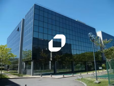 a louer  bureaux renoves avec terrasse