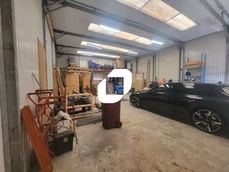 local d'activité indépendant avec stockage extérieur