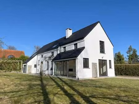 maison rénovée sur maransart confort et cadre champêtre