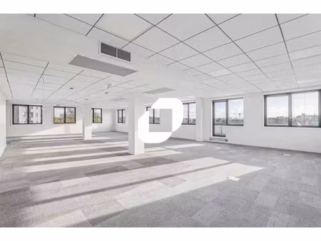 a louer  immeuble renove avec services de standing