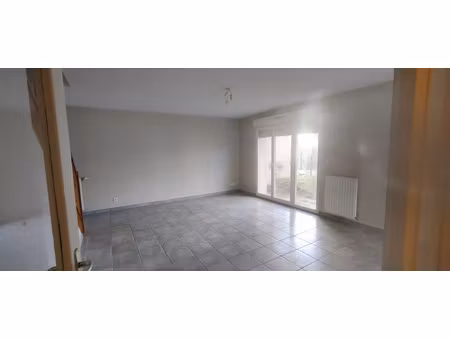 ternay  maison meublé 3 chambres dans résidence fermée