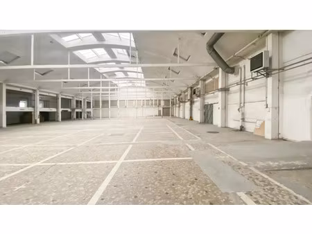 location locaux professionnels 4400 m² à la courneuve (93120)  39 234 €