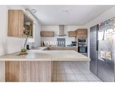 vente maison à feneu (49460) : à vendre / 126m² feneu