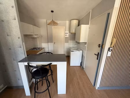 location appartement 1 pièce 23 m² à chatellerault (86100)  320 €
