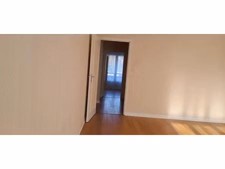 location appartement 2 pièces 52 m² à saint-cyr-sur-loire (37540)  680 €