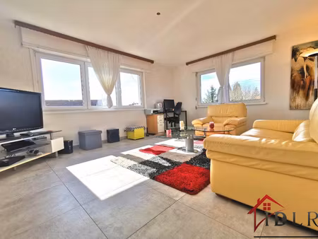 appartement f4 lumineux de 94 m2 avec poêle à bois  place pa