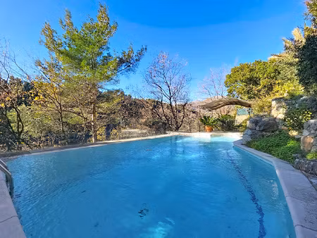 exclusivite - vence - proche centre ville - villa 8 pieces