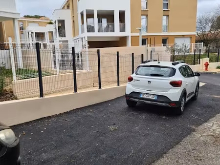 location meublée appartement 3 pièces 60 m² à lambesc (13410)  1 200 €