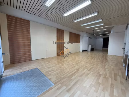 location appartement 3 pièces 77 m² à saint-affrique (12400)  900 €