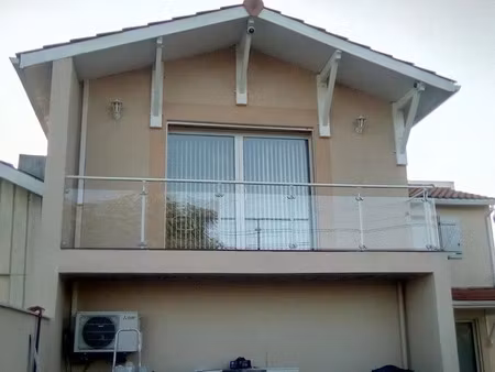 location maison 5 pièces 197 m² à bruges (33520)  2 300 €