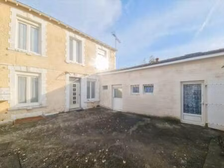 vente maison à la rochelle (17000) : à vendre / 88m² la rochelle
