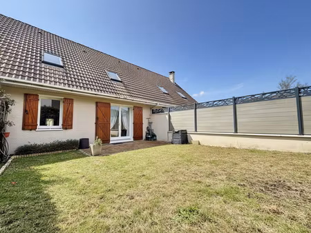 a vendre proche des groupes scolaires maison 3 chambres !