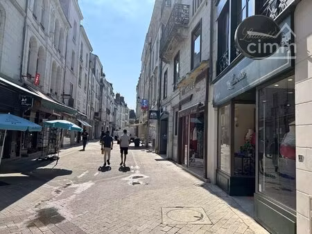 immeuble commercial à vendre – hyper centre de blois – 211 m² – loué 2 500 € ht/mois – fon