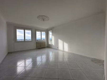 appartement loggia/cave - 3 pièces - 70m²