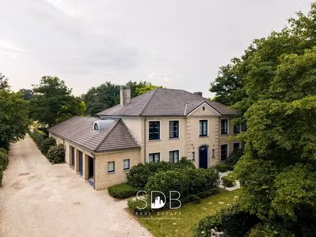 in optie - prachtig landhuis met paardenfaciliteiten op 15.804m²