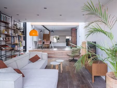 karaktervolle en instapklare woning met een diepe tuin in zwijnaarde